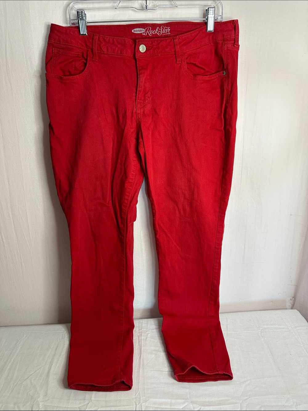 Old Navy Women's Cropped Slim Jeans in Red